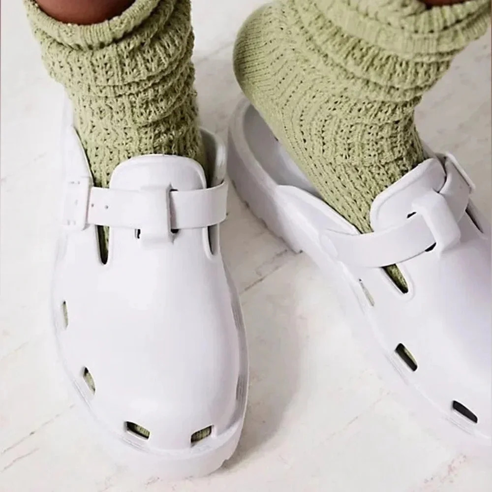 FREE PEOPLE Karlie Buckle Clog Size 7 NWOT